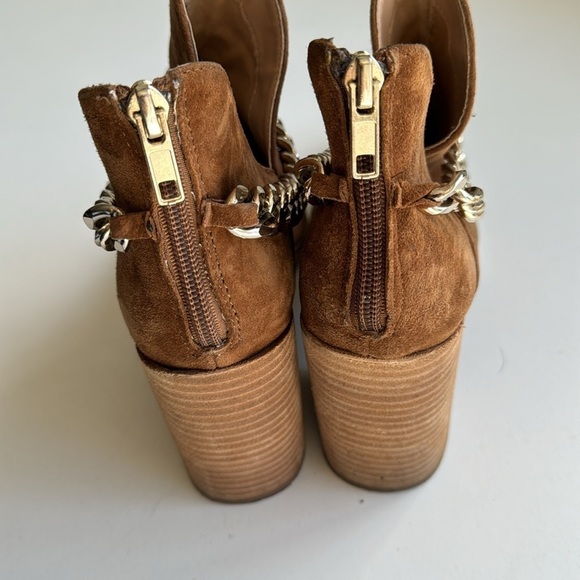 Like new Steve Madden Cedar heeled booties w/silver chain - Picture 4 of 4